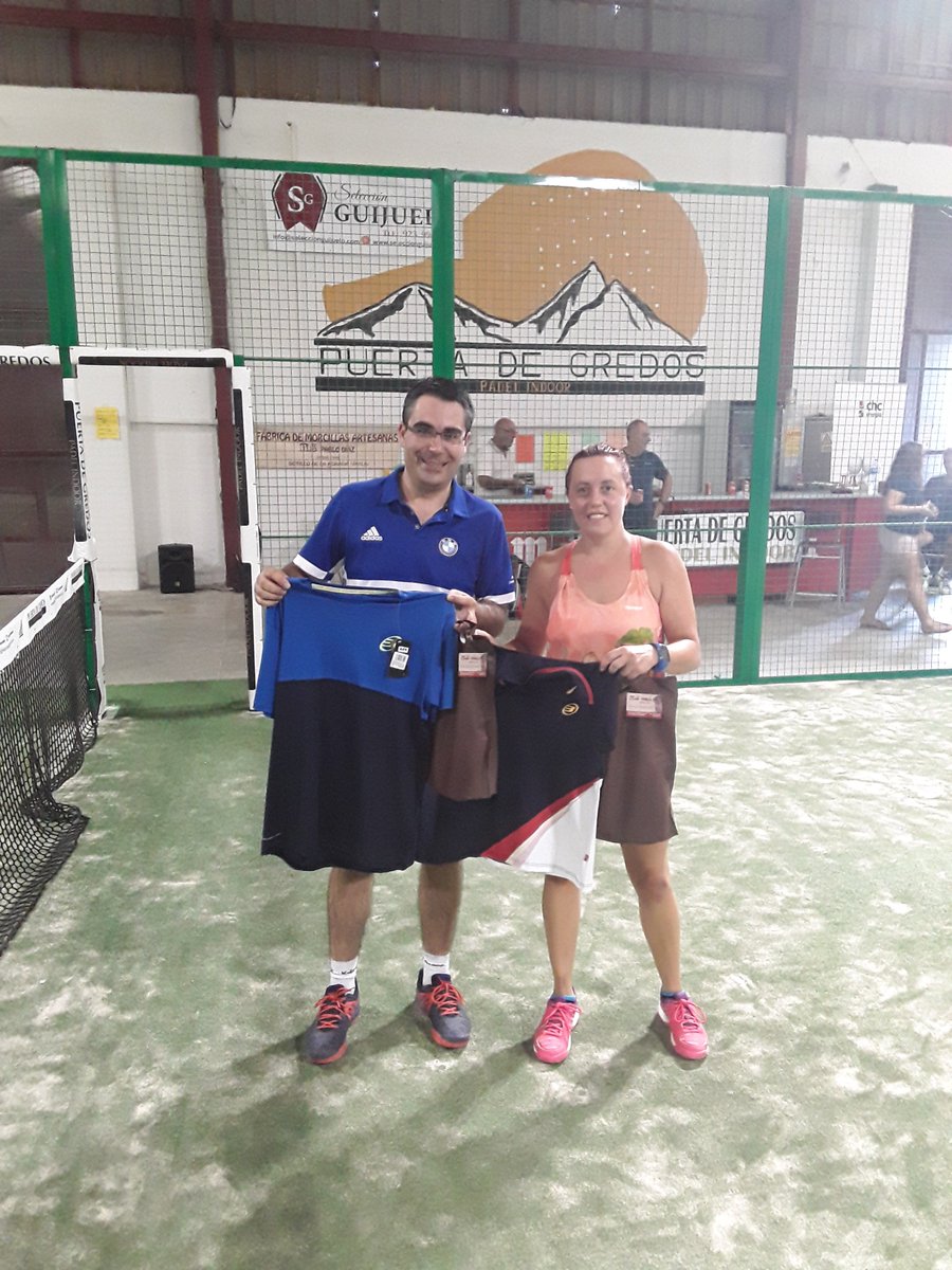 puertadegredos's tweet photo. Final mixto  IV torneo aniversario de @puertadegredos  campeones y finalistas https://t.co/avRPXoEubD