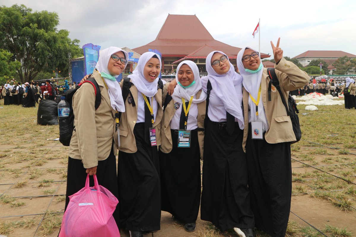 rahmahputri_'s tweet photo. srikandi alumni SMA Muhammadiyah 2 Sidoarjo, pada PPSMB PALAPA UGM 2018..... Bangga jadi gadjah mada muda #ppsmbugm2018 @smamda_sda https://t.co/HbggxMXcAi