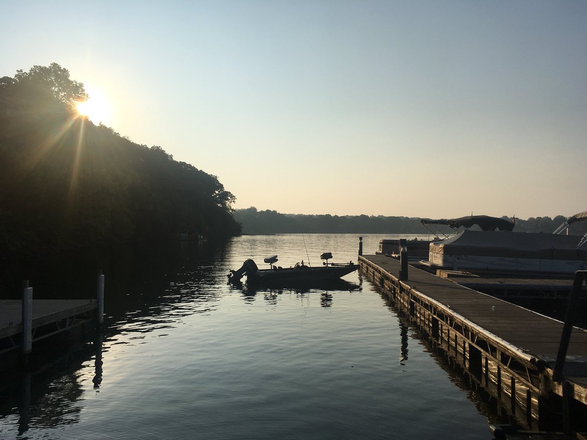 LunkerBrag's tweet photo. If Columbus had an advisory committee he would probably still be at the dock.  -Arthur Goldberg #MondayMotivation #lakelife https://t.co/LL04dtJ4XN