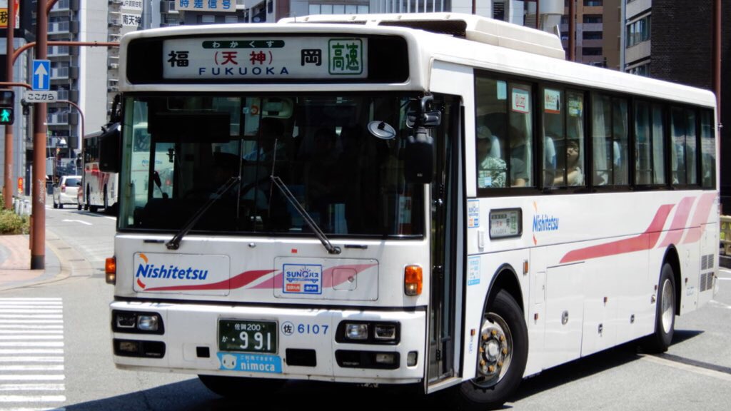 九しゅうbus 西鉄バス佐賀 佐賀 福 天神 岡 佐 6107 9924 1250 3051 わかくす号 ドル箱路線の１つ