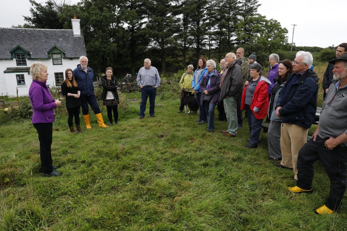 ScotGovNetZero's tweet image. .@strathearnrose officially launches the start of the first #communitylandweek on the Island of Ulva.