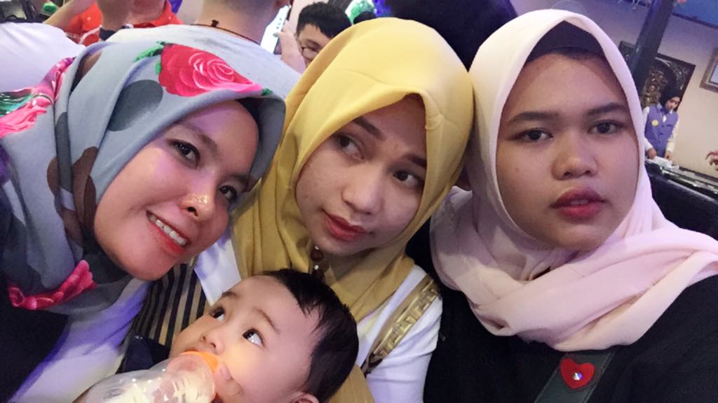 arvikadaulay's tweet photo. With kawan gila 😅 https://t.co/xpVkqidIBG