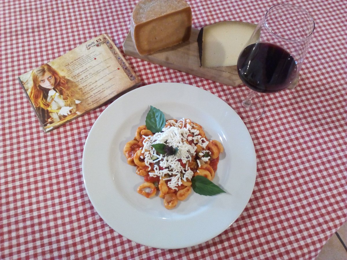 di_elice's tweet photo. Anellini e Mugnaia anche a #pranzo. Vieni a gustarli al #ristorante Terre&amp;#sapori di Elice. E dopo la #cena tradizionale d'#Abruzzo ti aspettiamo nel #medioevo dell'@IlexElice https://t.co/xtlhr1Bnau