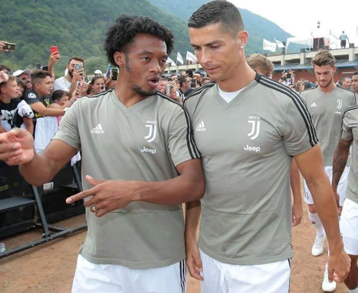 FelipeM_Twitt's tweet photo. Solo Cristiano Ronaldo tiene la fortuna de ser compañero de estos cracks. https://t.co/pA7yfzvqYj