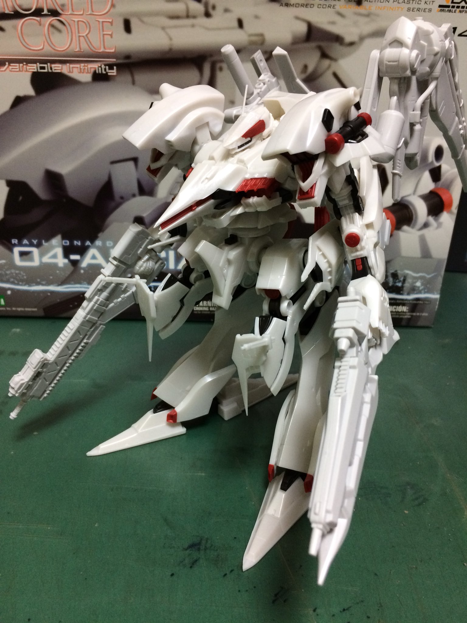 あばら骨 中古屋でアリシア売ってたので買って見た パチ組みで8時間かかったよ マジで小さいパーツ多すぎて肩が疲れる前に目が疲れるw Ac4 Acfa アーマードコア レイレナード アリシア T Co E9cw5qn7 Twitter