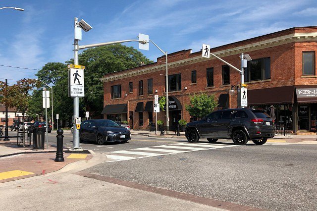 Wyandotte And Chilver Pedestrian Crossover Up And Running sta.cr/32Q52 https://t.co/QYUyTMWbek