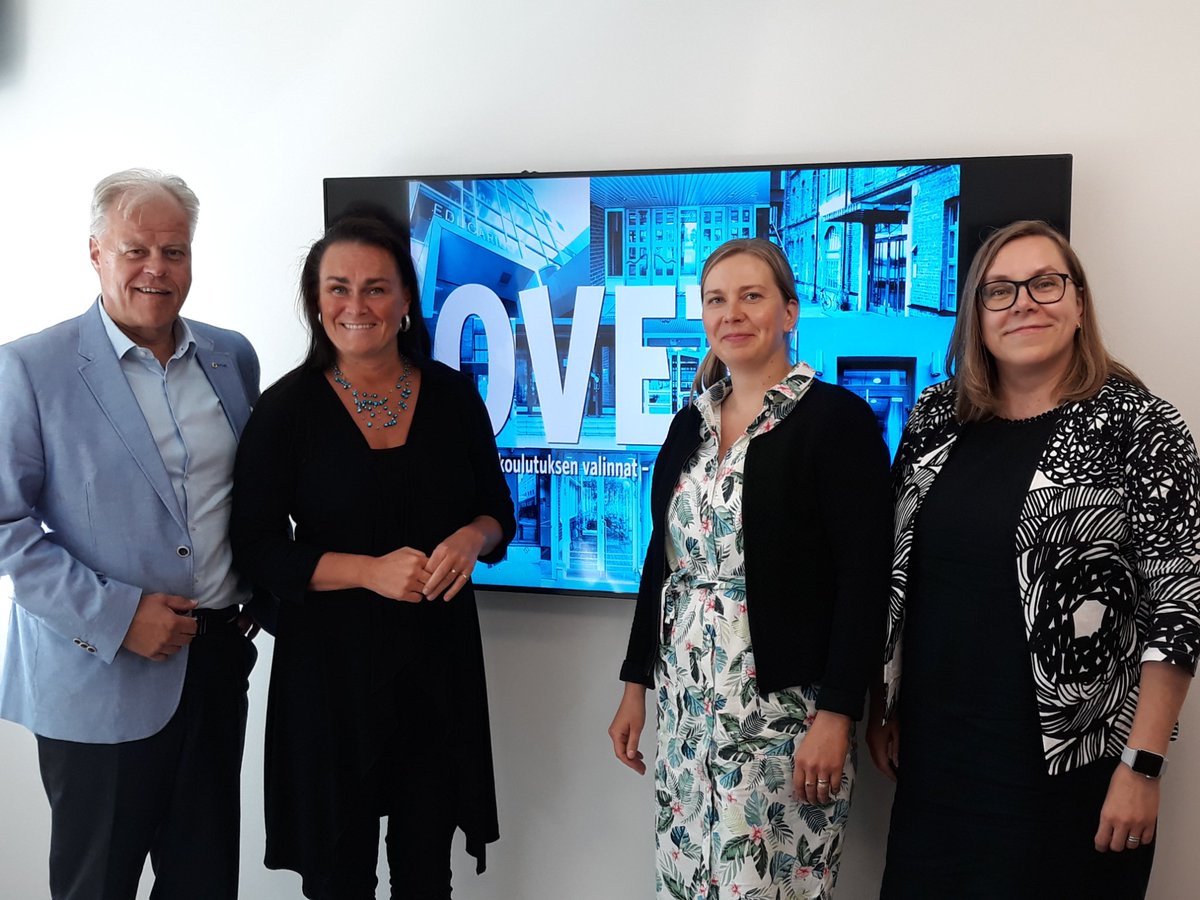 MirvaHeikkila's tweet photo. Keskustelemassa #opettaja'n #osaami'sesta ja #opiskelijavalinn'oista @oajry. Kiitos @OlliLuukkainen @PaiviLyhykainen ja @HMisukka! #OVET-kehittämishanke https://t.co/sNGH6utP8w