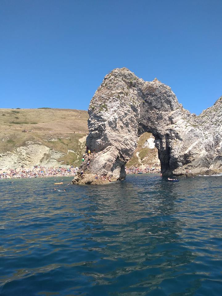 SailMoonfleet's tweet photo. 📸Karen Marsh trip of 4/8/18 #lulworthcove #sailing #swimming #sightseeing #durdledoor #tallship #sails #moonfleetadventuresailtraing #moonfleetsailing #boatride #sailingexperience #hoistsails #learnropes #takehelm #sailaway #Dorset #dorsethour #sailing #daytrip #blueskies https://t.co/ibtYLB1aYL
