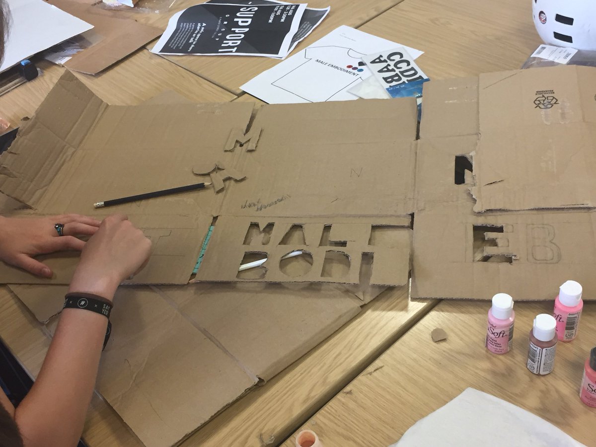 MaleEmbodiment's tweet photo. Making the banners for our march and making the t-shirts for whole group to wear during our march!💓 #NCS @ExeterNCS https://t.co/mjNcN0g1Fq