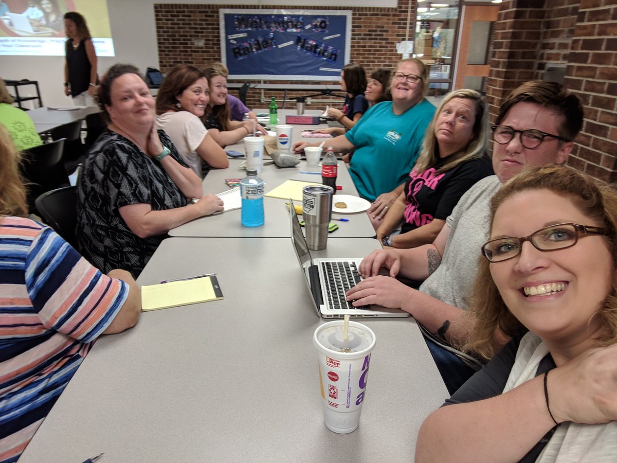 copetotheland's tweet photo. We are back!!!!!!! #FirstTeacherDay https://t.co/5CDxV2VtK4