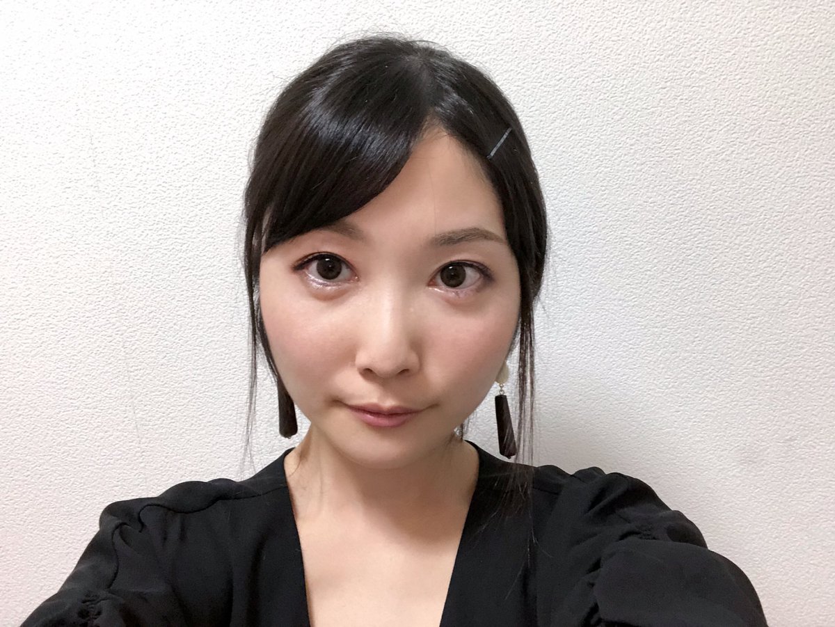 ちょまど Ms入社5周年嬉しい Twitterissa メイクのプロのお姉さんに お化粧の仕方を教わった 眉毛を茶色に塗るとか発想もなかったよ プロは技がすごいなあ 大人な感じになったかな