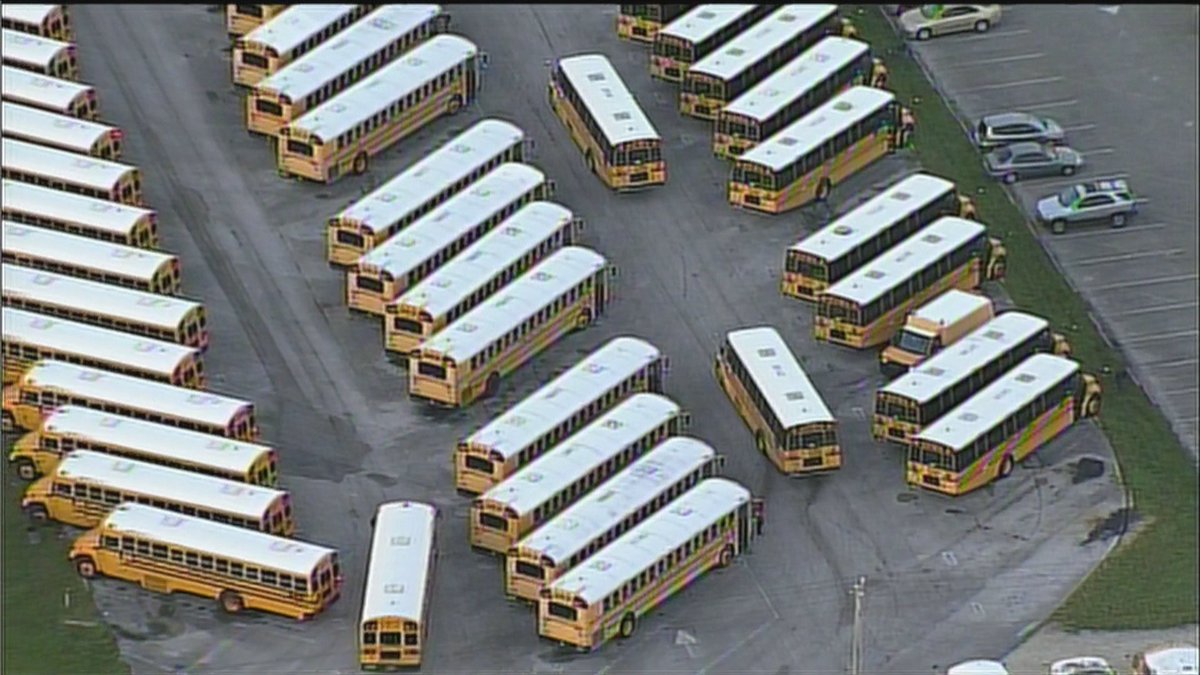 Broward County school buses prepare to shuttle students back to class bit.ly/2w4LzAK?utm_so… https://t.co/ZgEngCU5WD