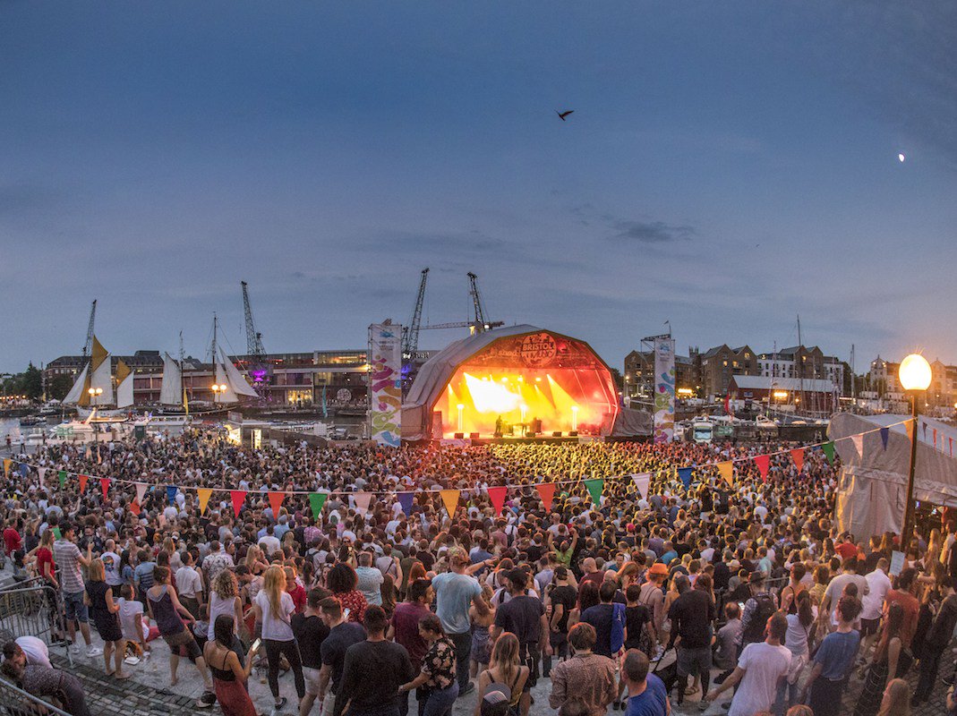 EventNewsBlog's tweet image. The latest event to feature on EIN TV is Bristol Harbour Festival. Our crew caught up with Ben Hardy, MD of @REM_Events and the company’s Founder, Mike Richmond ow.ly/5amR30lnAP2 #eventprofs #behindthescenes #harbourfest #bristol