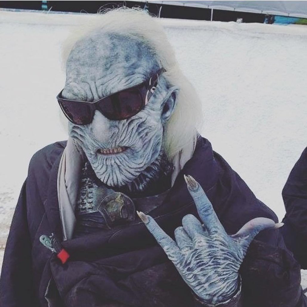 TheThronesNews's tweet photo. Behind the scenes! 😎 https://t.co/YpKclBcDEx