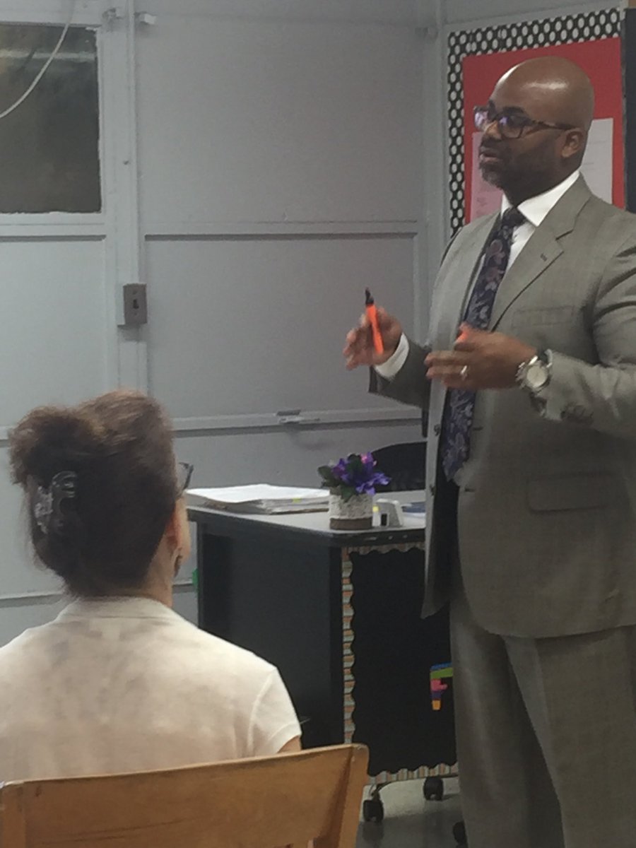 MSalimMorgan's tweet image. Vic A. Pitre Principal Wesley Taylor facilitating his first ILT meeting by setting meeting norms.  ⁦@JPSTransformNet⁩ ⁦@ShannaBeber⁩ #transformationnetwork #ExcellenceIsTheExpectation