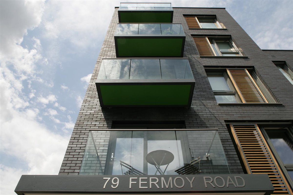 weareibstock's tweet photo. Stunning shots from these #Apartments in #London (W9) where our Staffordshire Slate Blue Smooth #Bricks in 73mm were used. Contact us to find out how we can help you with your next #project: https://t.co/Evg0TLc86V
#brickwork #design #architecture #bluebricks #ibstockbrick https://t.co/r5Iq2BZKcn