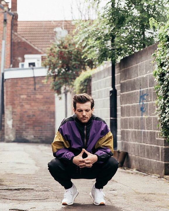 signofhs's tweet photo. what is he thinking about? coco pops? the meaning of life? world domination? we may never know https://t.co/AuTXQpHicB
