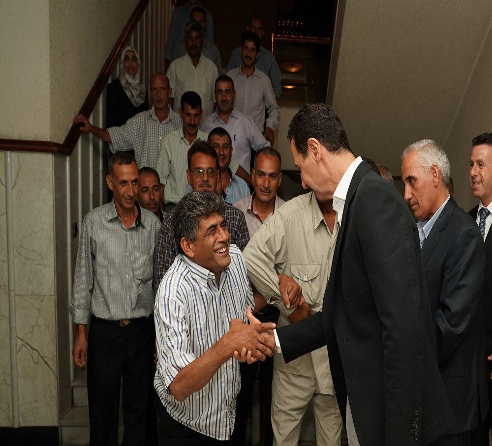 ahmadalissa's tweet photo. #Syria: President #Assad receives today the workers at Rastan Cement factory (the liberated town of Rastan is north of #Homs)
#FromSyria https://t.co/35cr8qAXmn