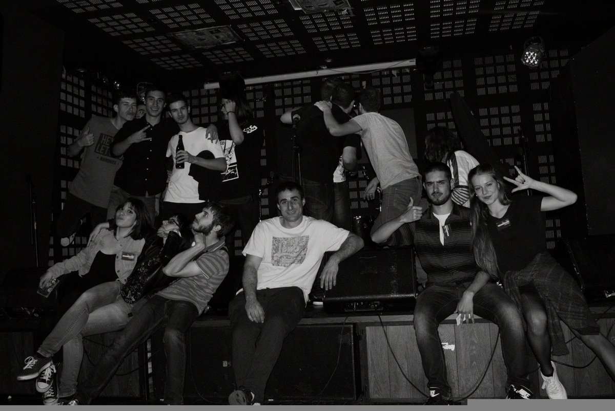 Logrorock_'s tweet photo. El año pasado la Sala Biribay albergó la primera edición del concurso de bandas Logrorock, que durante dos días hizo sonar a todo volumen el mejor rock de nuestra Comunidad Autónoma. Queremos celebrar una segunda edición los dias 31 de agosto y 1 de septiembre. Apúntate! https://t.co/WQkDxFY4uq
