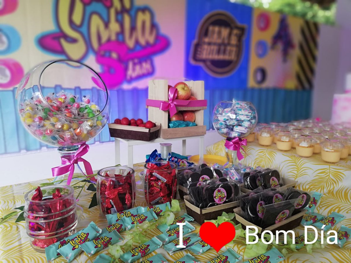 bomdiacolombia's tweet photo. Para una fecha especial!!!!! Una decoración a la altura 🎉🎁🎂 Hoy todo estuvo #HechoConAmor 🎉🎁🎂🎉🎁 #SoySofia en sus 5 años 🎁🎉🎂🎈 una decoración única y especial ☺️😃😘🎈🎂 #BomDiaDesayunos 🙏😘😃☺️🎉🎈🎁🎂 gracias por la confianza🎂🎁🎈😘 (1/2) https://t.co/m6ZICON5QN