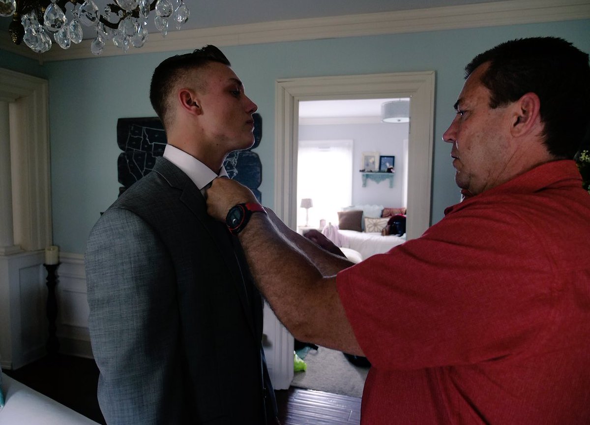 kylieolney16's tweet image. Happy 19th lard hope it’s the best live it up in FL bring me back a cool souvie Thx for being a cool bro for 16 yrs I’ve been driving ur beamer while you’ve been gone ❤️#Michaelscarn #prisonmike LARDDD