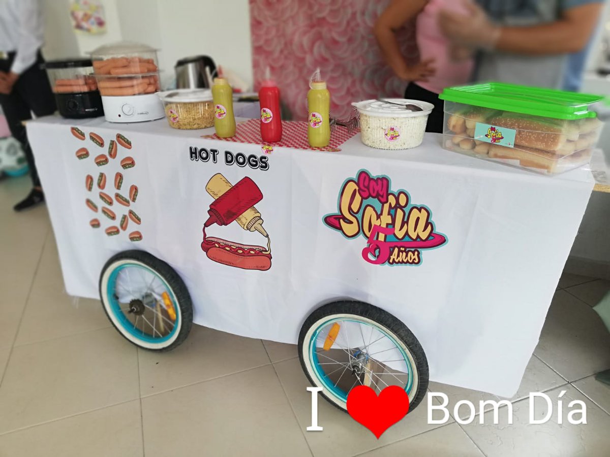 bomdiacolombia's tweet photo. Para una fecha especial!!!!! Una decoración a la altura 🎉🎁🎂 Hoy todo estuvo #HechoConAmor 🎉🎁🎂🎉🎁 #SoySofia en sus 5 años 🎁🎉🎂🎈 una decoración única y especial ☺️😃😘🎈🎂 #BomDiaDesayunos 🙏😘😃☺️🎉🎈🎁🎂 gracias por la confianza 🎂🎁🎈😘 (2/2) https://t.co/rpuIAFsZ2J