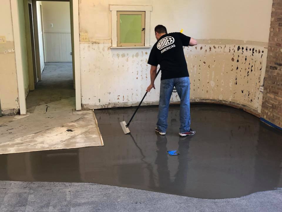 ConstructionMCA's tweet photo. As a supplier, it’s important to have belief in the products you sell. Thank you to the guys from @ARDEXAmericas for coming out and not only providing a demo of their V1000 product, but also applying their products in our City Store! #chicagoconstruction #chicagoconcrete #ardex https://t.co/2RK6fW9V85