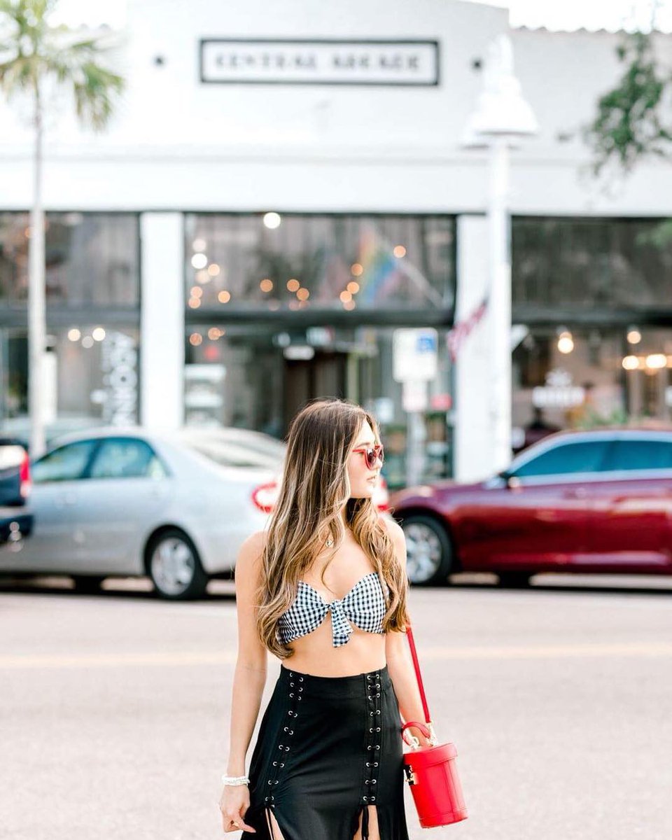 JLTHGM's tweet photo. This #MerchantMonday we are excited to welcome first time merchant Shoptoska to #JLTampaHGM! Based in St @StPeteFL Shoptoska is a mobile boutique - a store on wheels- setting up shop in various locations throughout the #TampaBay area. Learn more: https://t.co/R0uKpKwCpH https://t.co/1IucPh827d