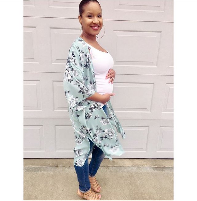 BellyButtonLLC's tweet photo. Our Belly Button Band helps you wear your favorite pre-pregnancy pants, so you can stay chic while showing off that baby bump! Get yours today at https://t.co/laUT14rmQL! #bellybuttonband #maternityband #motherhood #bumpstyle #bumpfashion #babybump #maternity https://t.co/46iWHmSm6p