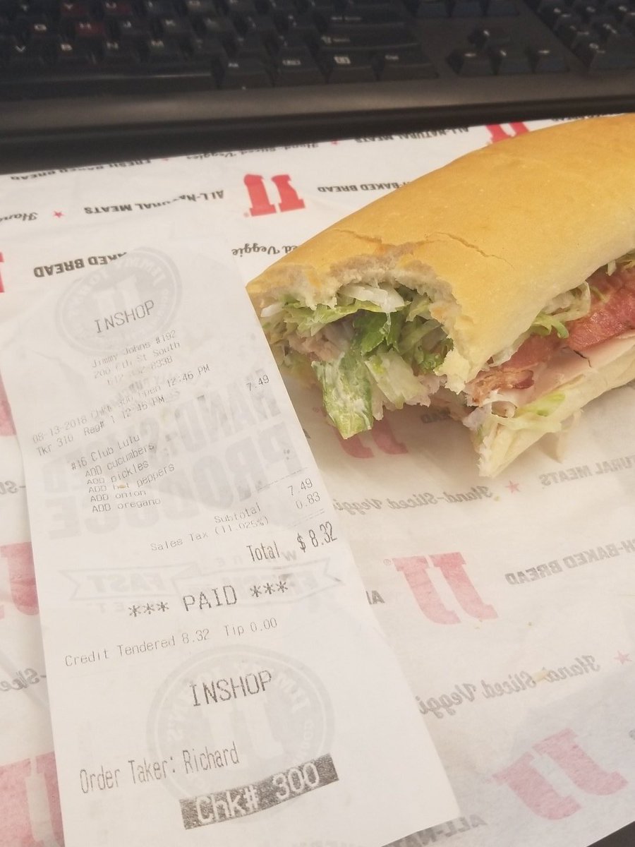 esveum's tweet photo. Come on @jimmyjohns missed my hot peppers, onion, and oregano with my order. #messedup #jimmyjohns #missorder https://t.co/GRoHWAfz4o