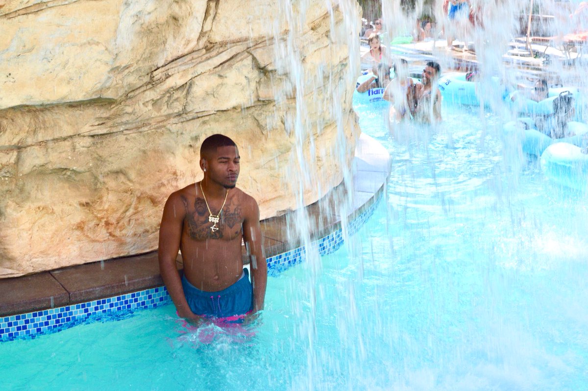 BGMBONE's tweet photo. Wishing On A Waterfall 🌊 #BringMyBrotherBack https://t.co/0U8Jr8A35k