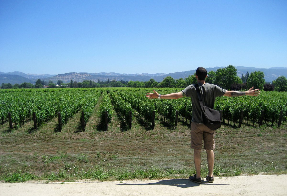 Calling all wine lovers in #NYC: check out my new "Intro to #CaliforniaWine" class at @AstorCenter on September 15! We'll be pouring some tasty, tasty #WestCoast juice...

Reserve your seats here: astorcenternyc.com/class-intro-to…