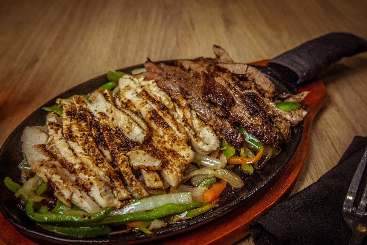 MiTernerita's tweet image. Ven y descubre el sabor de nuestras suculentas, jugosas y exquisitas fajitas.

#MTHouse
#MTLoft