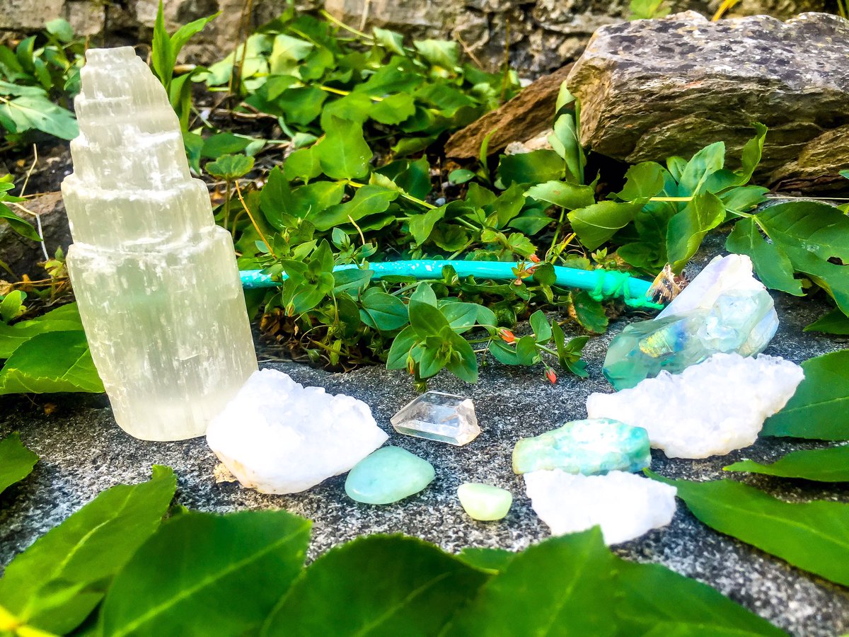 ItsAluraBaby's tweet image. Nature is the natural healer of the heart 🍃🌻✨