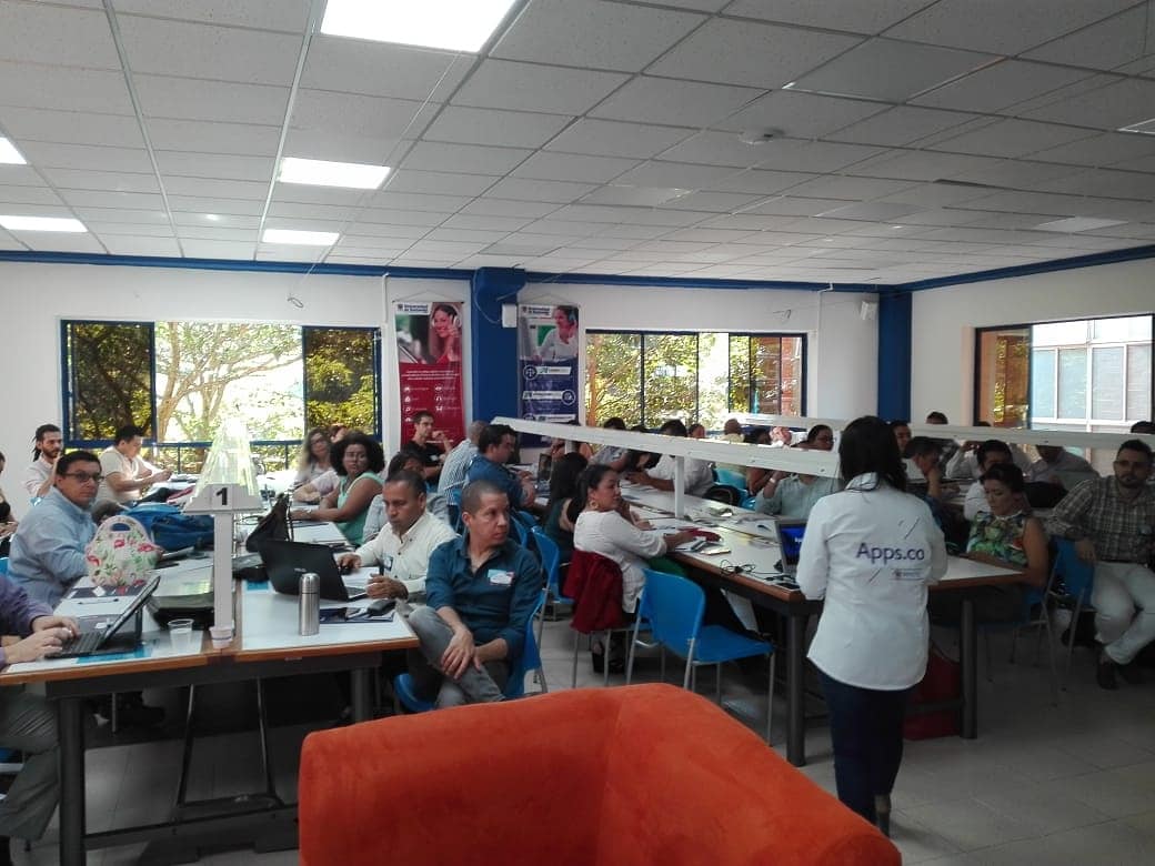 puntestrategico's tweet photo. ¡Hoy en #Bucaramanga! Las entidades inician entrenamiento   para recibir la transferencia de la metodología de la fase Descubrimiento de Negocios Digitales @AppsCo @Ministerio_TIC con el apoyo de su operador nacional #PuntoEstrategico.
#AppsCoPorColombia #AppsCoEsEmprendimiento https://t.co/9JUXNkC49G