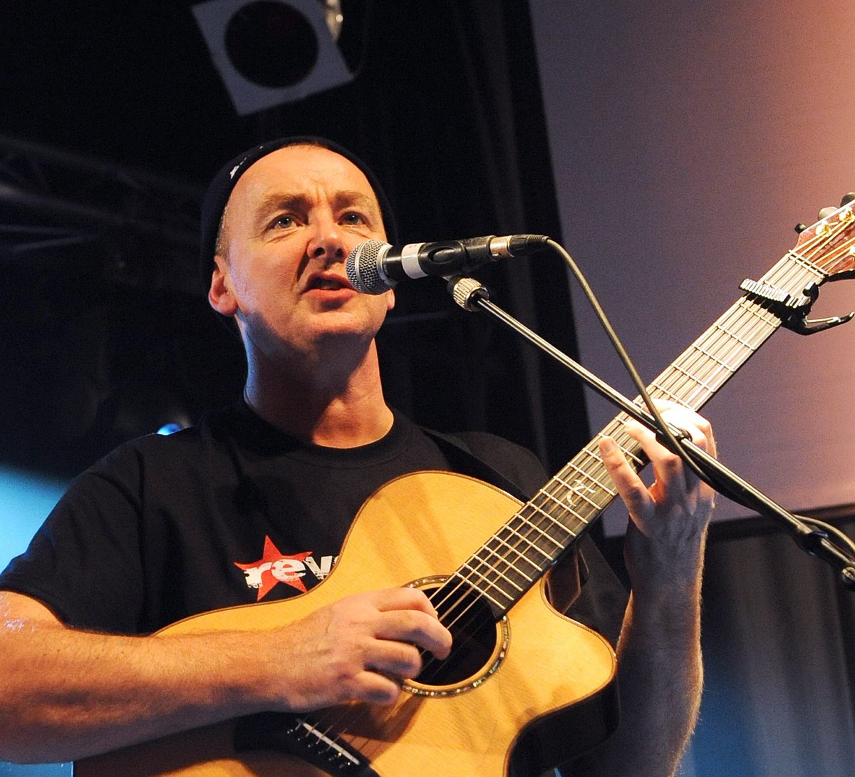 Cumbrian musician Francis <a href="/Dunnery/">Francis Dunnery</a> will head up his annual charity concert in Egremont this autumn:

cumbrialive.co.uk/Guitar-star-Fr…