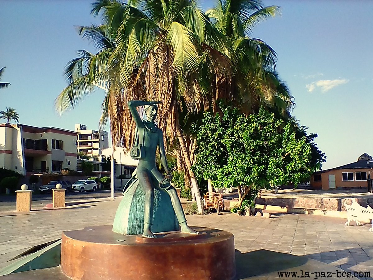 Jacques Cousteau, who named the Sea of Cortez / Gulf of California the “Aquarium of the world,” is one of the famous sculptures at our Malecon in La Paz  bajaurl.com/2MmaoSN  <a href="/La_Paz_BCS/">La Paz BCS Mexico</a> <a href="/LaPazNet/">La Paz Net</a>