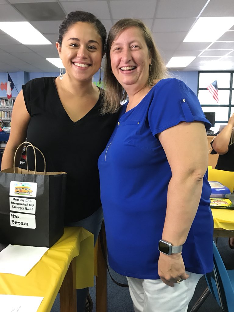 SuperSillyMom's tweet photo. @MemorialElm #Newbie 5th grade team!! https://t.co/J6pybXoqEG