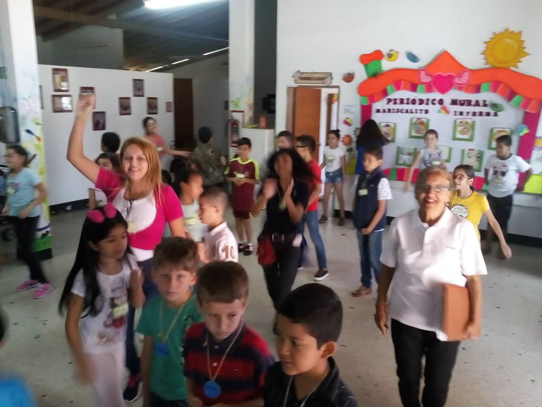 Mariscal1912's tweet photo. con una bailoterapia damos inicio al Plan Vacacional #EscuelasAbiertasEnVictoria @JauaMiranda @ZonaEducTachira @charlychaves @clapmariscal Directora Miriam Pernia https://t.co/7oTTVIrnAc