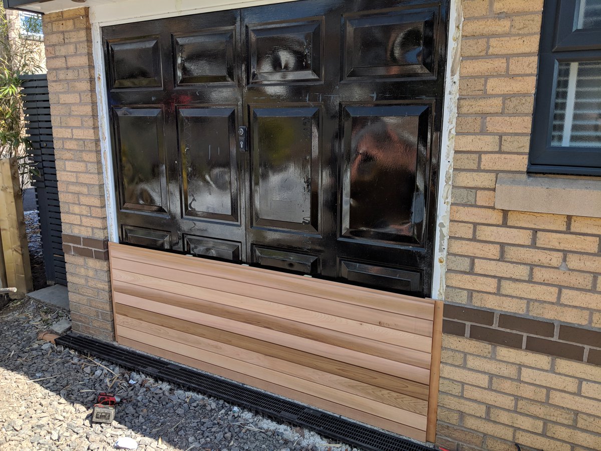 slattedscreen's tweet photo. Our new interlocking boards are great for creating bespoke fence panels, covering brickwork, garages or any unsightly area. Check out the cedar range here: https://t.co/9tfe1D1eSc https://t.co/CSFVRzr9kB