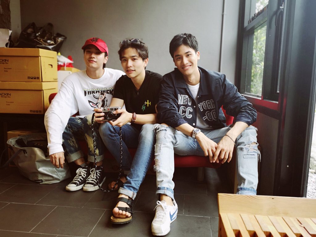 xiseks's tweet photo. หนึ่งปีต่อมาของ 305 boys จาก #SecretSevenSeries ในวันที่พี่เจนท์ไม่ค่อยเจนท์ พี่เพลย์ดูไม่ค่อยเพลย์ และพี่อลันที่โคตรจะไม่พี่อลัน https://t.co/DnmxvZce9w