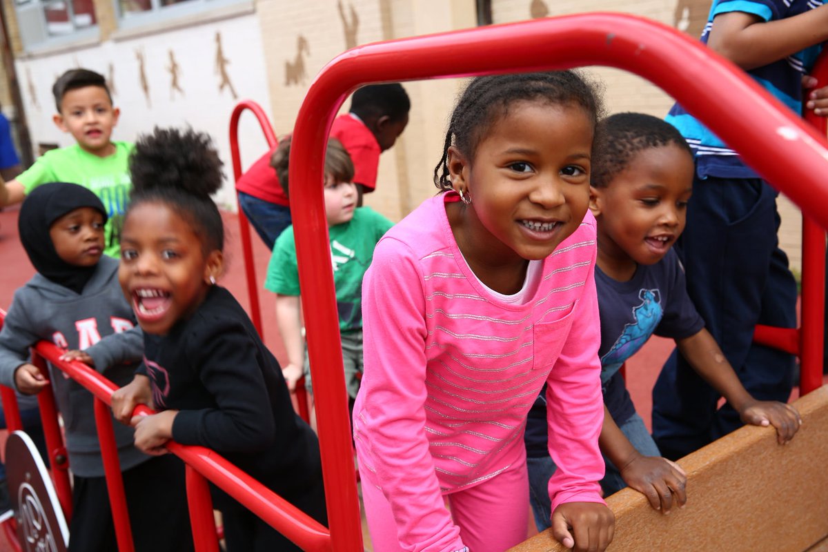 PHLfamilies's tweet image. Enrolling in #PHLpreK is easy as 1-2-3:
1⃣Visit a program near you
2️⃣Provide proof of age &amp;amp; residency
3⃣Enroll! ➡ phlprek.org/programs/