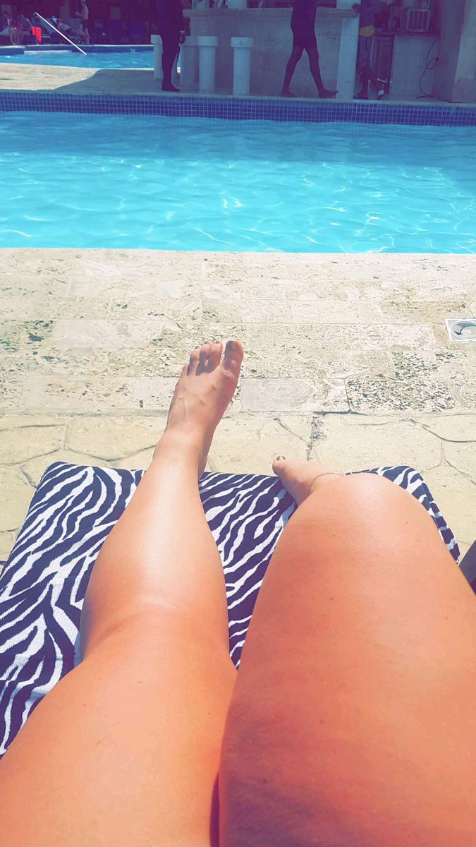 Next year I have decided that I will be working abroad during the summer, because right now I would do anything to be in either Dominican Republic, Marbs or Tenerife! #miserablemonday
