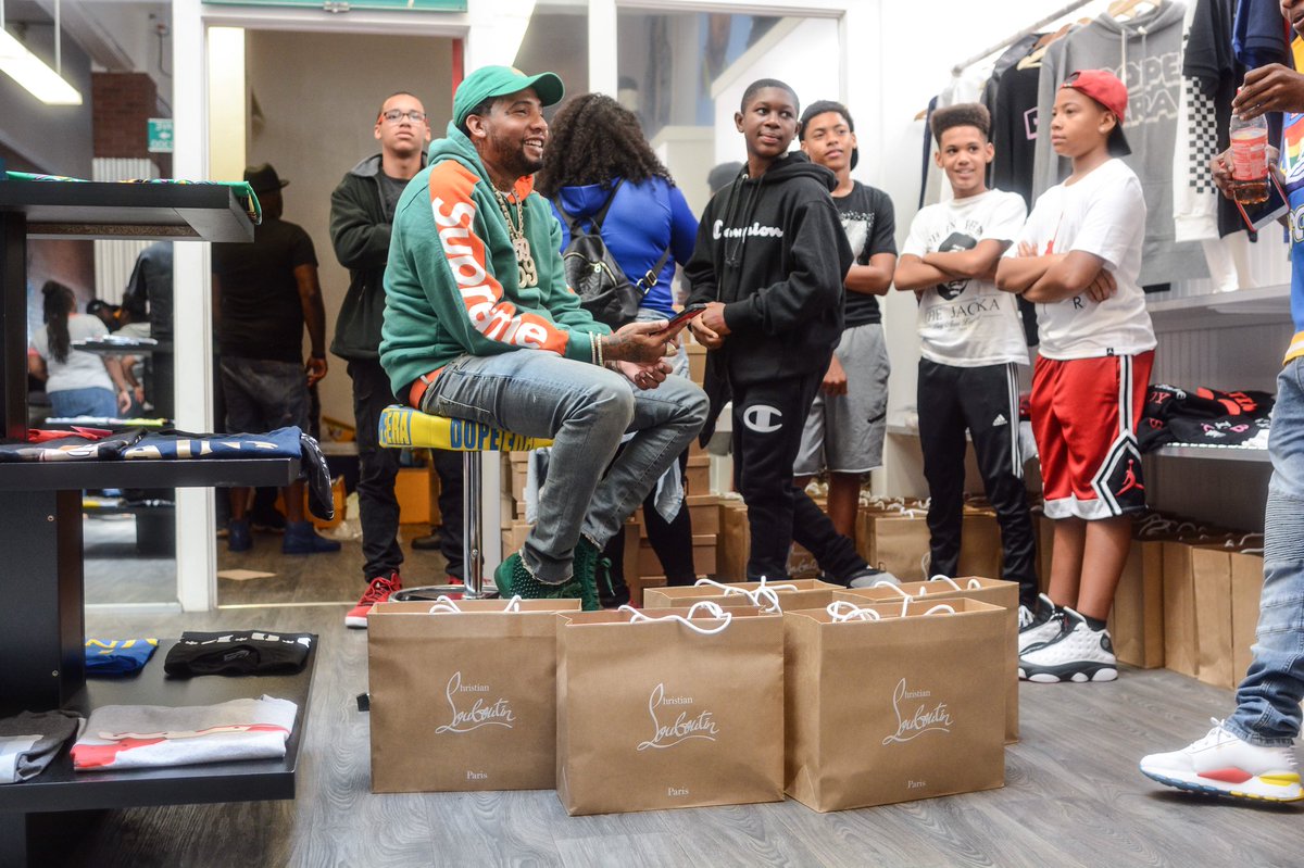 HipHopWeekly's tweet photo. Salute to @philthyrichFOD giving back in his community the #semgod gifted away one-hundred pairs of Christian Louboutin and backpacks at Dope Era in Oakland to HS students. #Back2School https://t.co/buV6yqmLsZ
