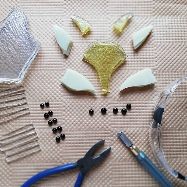 DragonArtGlass's tweet photo. Can you tell what it is yet?
#cuttingday #stockmaking #etsyneatlyorganized #etsyneatlyorganised #fusedglassart 
#handcutglass #etsysellersofinstagram #fantasticfox https://t.co/xnWgCoVZWb https://t.co/2fYsLAZPvg