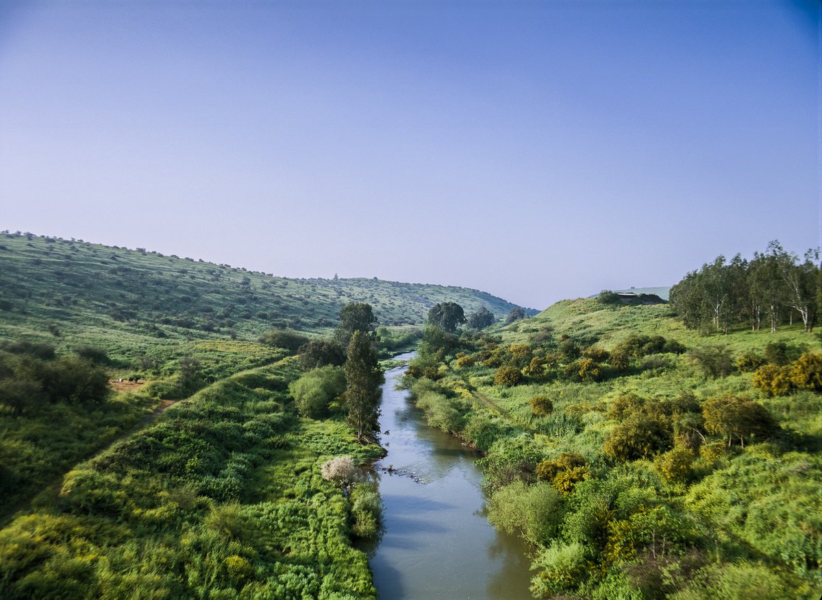 Jerusalem_Movie's tweet photo. @Jerusalem_Movie is full of beauty! Here is an aerial view of the Jordan River, which lies about 30km (20mi) East of Jerusalem and flows from north of the Sea of Galilee to the Dead Sea. https://t.co/ut3CHJJpVT