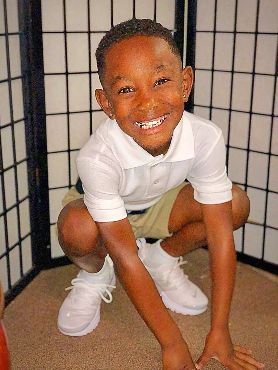 Quatez_'s tweet image. No more Tall hair for First Grade now he looks like a Big Boy 😌🙂 Let’s see how this Year Go #ClaiborneCardinal #FirstGrader 📚