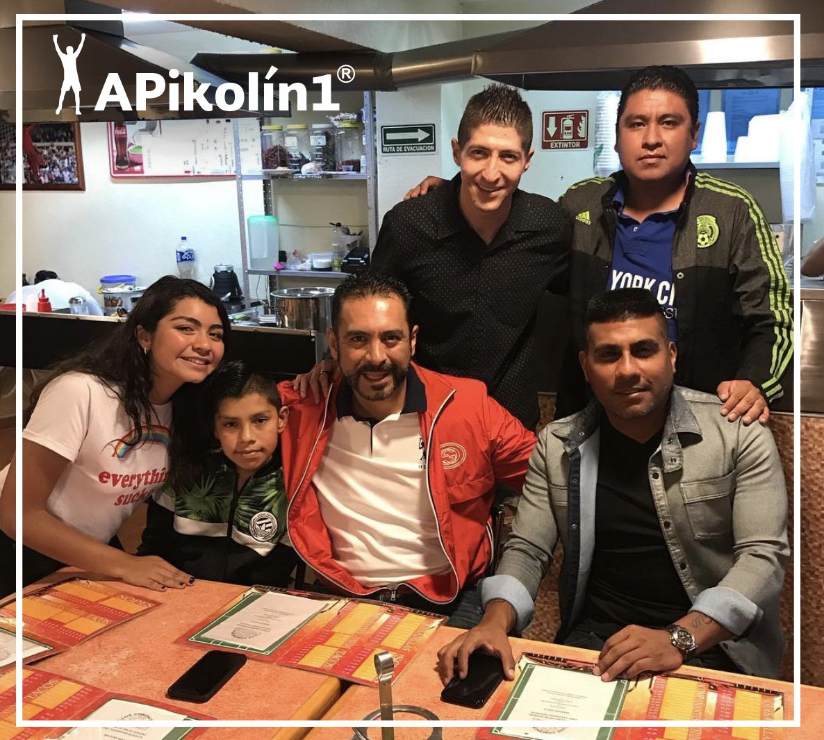 APikolin1's tweet photo. Ayer recibí en los @CompachesPiko la visita  buen amigo y gran jugador @Hachita_10, y a mi amigo y colega el Lic. Daniel Valdovinos y su apreciable familia. Gracias por visitarnos. https://t.co/NaaSjn3rQt