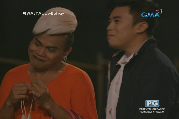 Frank bakit naman sampaguita yung binigay mo kay kimberlou haha.kilig na sya eh kala nya kanya yung flowers and chocolate kay happylou pala.hahaha😂

#IWALYAgawBuhay 

<a href="/kimpoyfeliciano/">Kimpoy Feliciano</a> @indaywalygma7