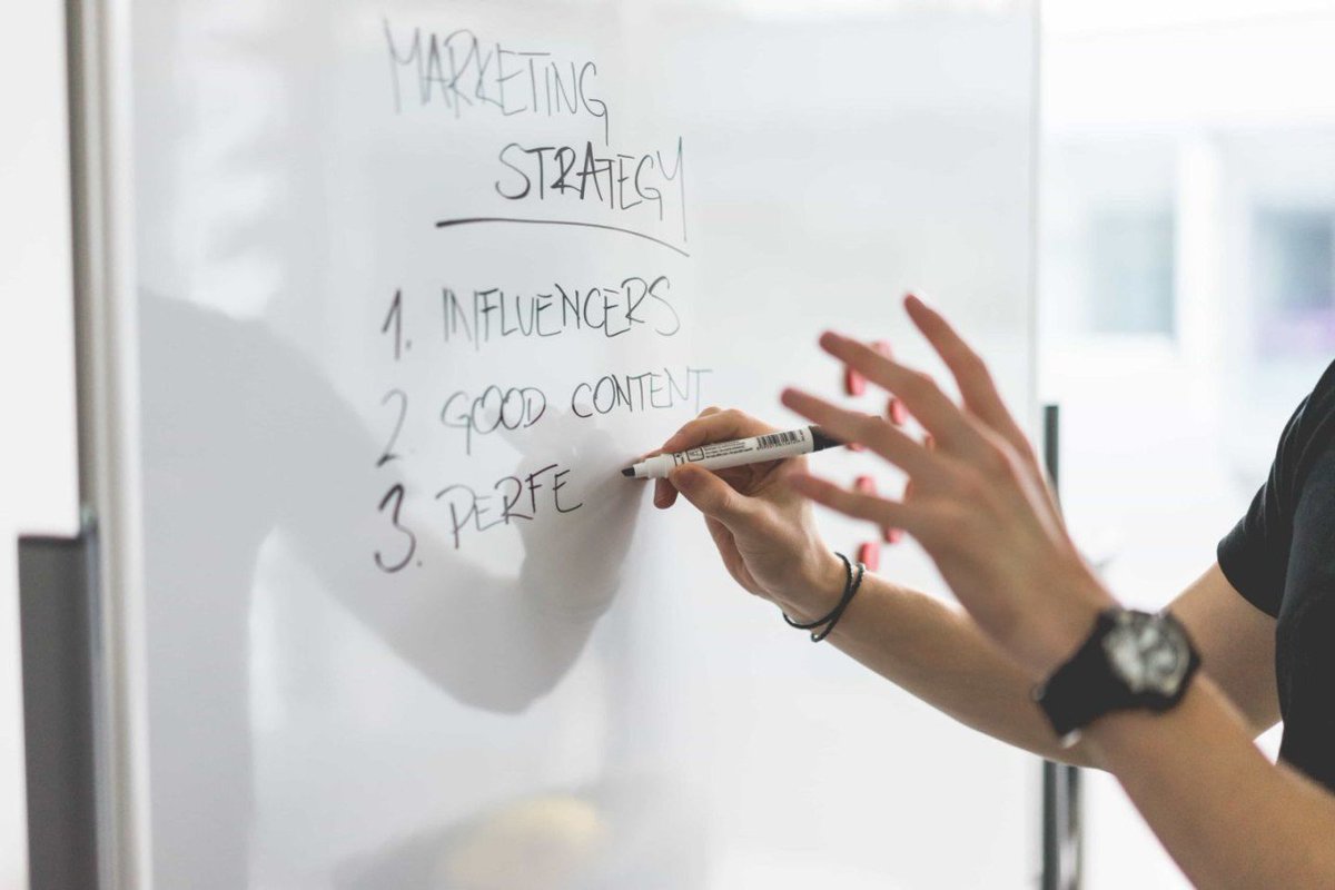 eMediaDesignCo's tweet photo. #Omnichannel #marketing is all about connecting #branding with #user #experience to create a seamless experience and #brand #consistency across all #channels, regardless of the device! https://t.co/AkTIXaxw3U #evolvingbrands https://t.co/1gzS7gCuTa